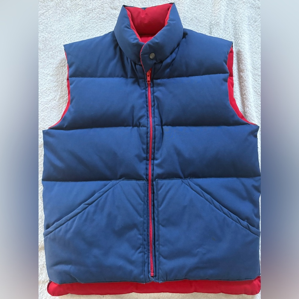 Vintage CabinCore Men's Marshal Fields Blue and Red Reversible Puffer Vest (S)